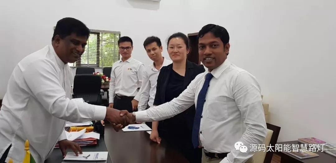 總統、發展局主席齊齊發聲，源碼火遍這個國家