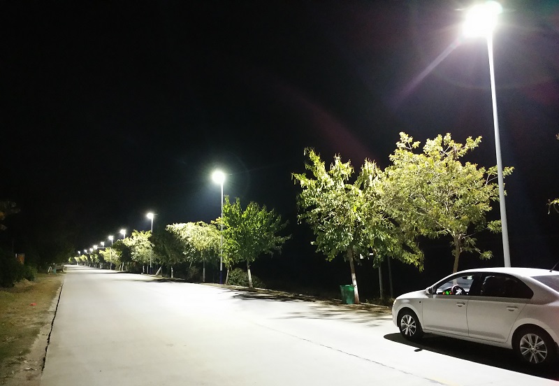 太陽(yáng)能路燈品牌對(duì)比：價(jià)格與性能平衡